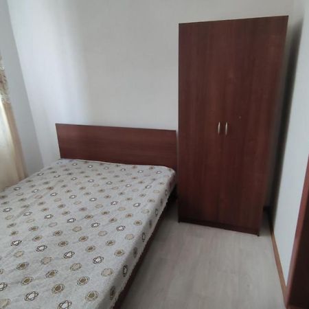 Хостел На Барахолки Almatı Dış mekan fotoğraf